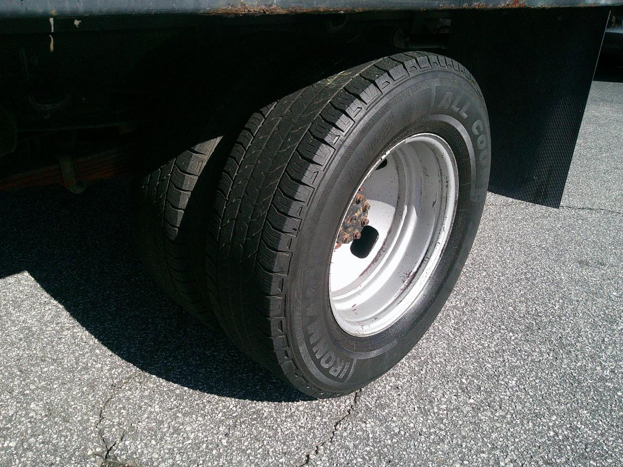 Ford Super Duty F-350 DRW 2WD Reg Cab 141" WB 60" CA XLT 2011