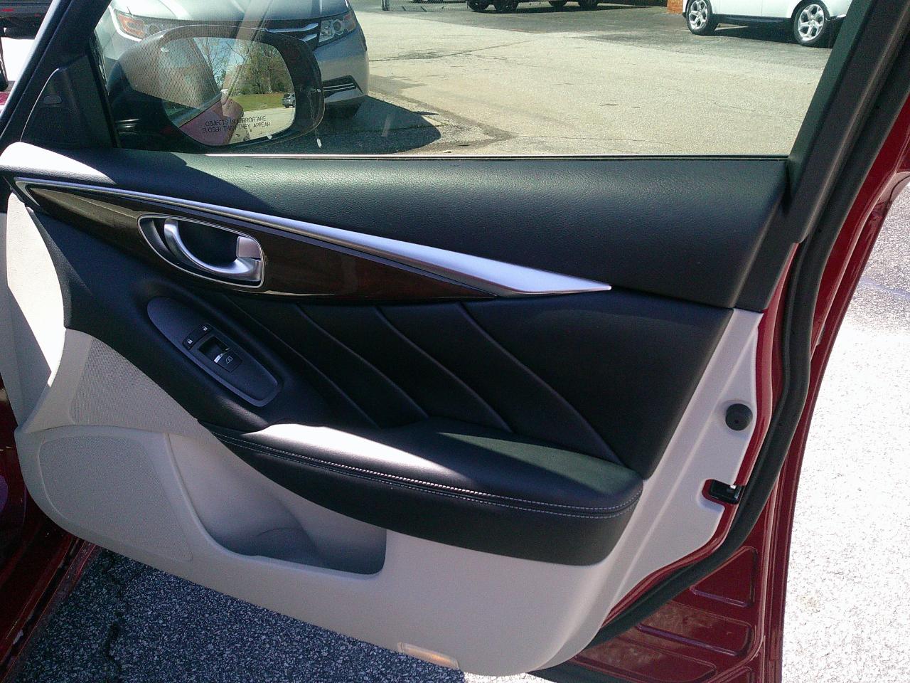 Infiniti Q50 4dr Sdn Hybrid Sport AWD 2014