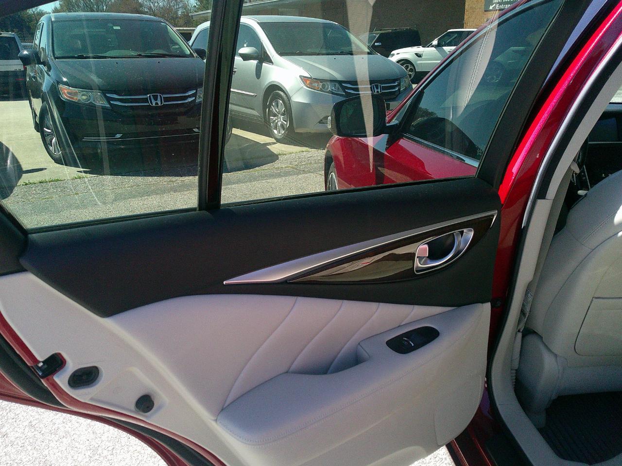 Infiniti Q50 4dr Sdn Hybrid Sport AWD 2014