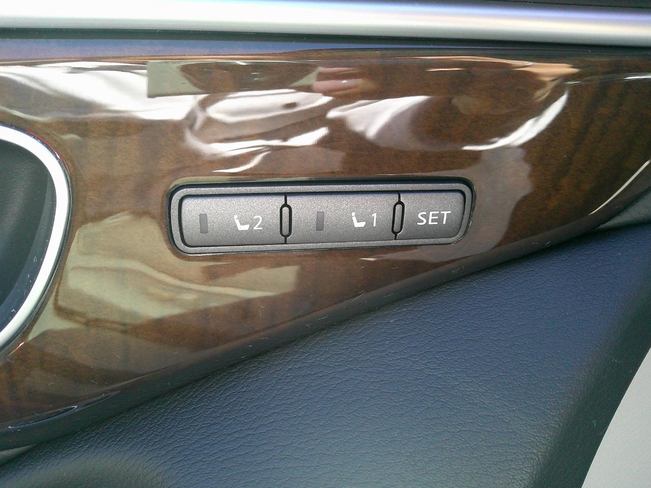 Infiniti Q50 4dr Sdn Hybrid Sport AWD 2014