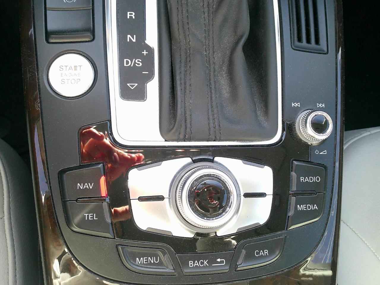 Audi A4 CVT FrontTrak 2.0T Premium 2016