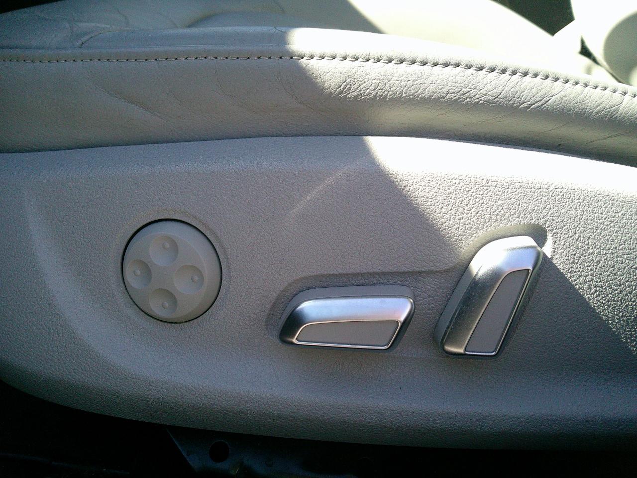 Audi A4 CVT FrontTrak 2.0T Premium 2016