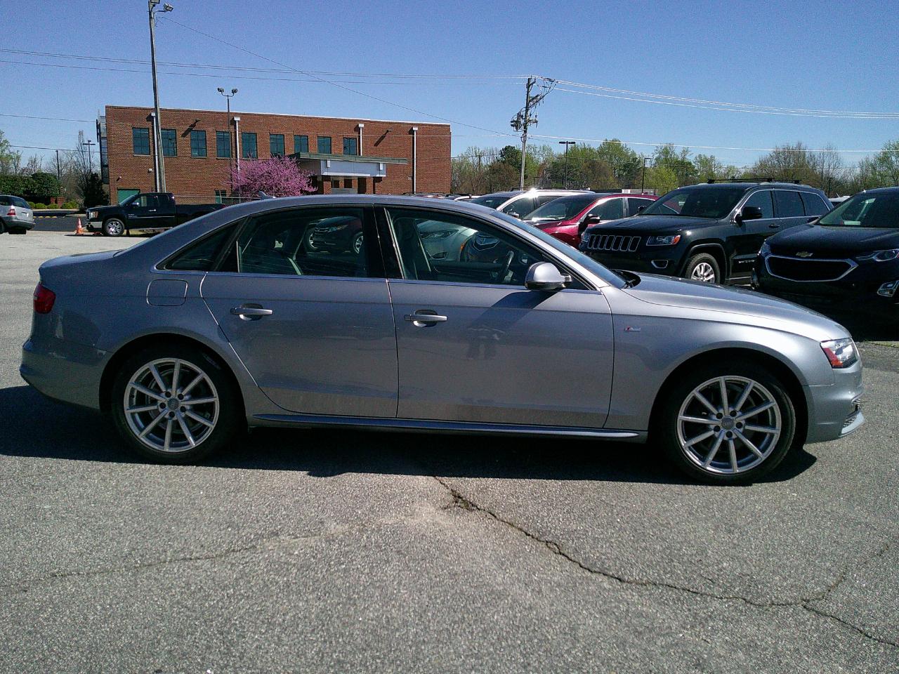 Audi A4 CVT FrontTrak 2.0T Premium 2016