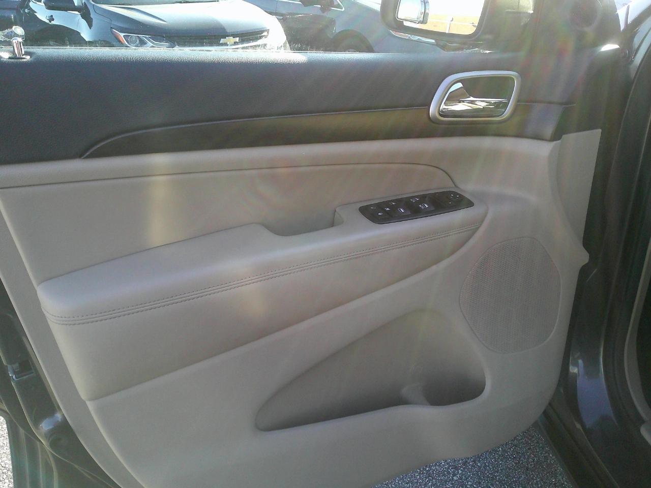 Jeep Grand Cherokee RWD 4dr Laredo 2015