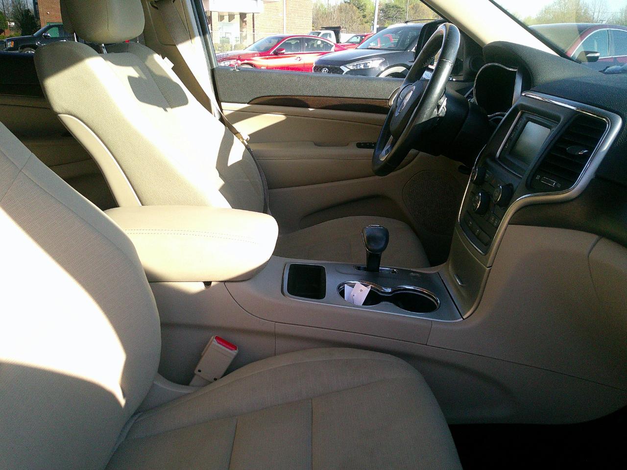 Jeep Grand Cherokee RWD 4dr Laredo 2015