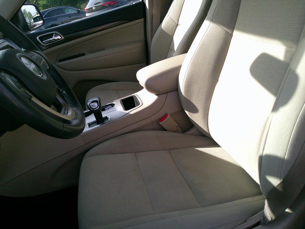 Jeep Grand Cherokee RWD 4dr Laredo 2015