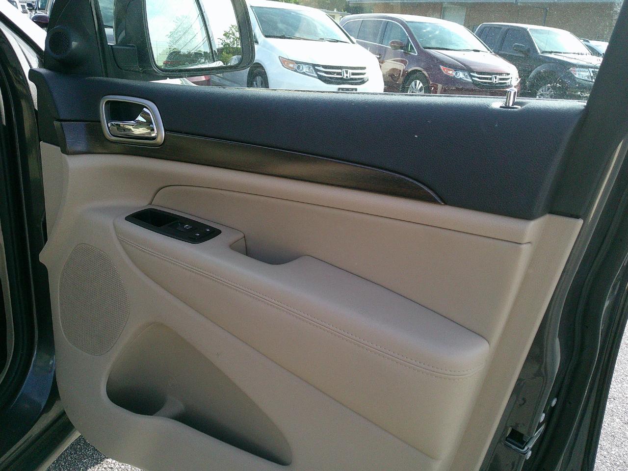 Jeep Grand Cherokee RWD 4dr Laredo 2015