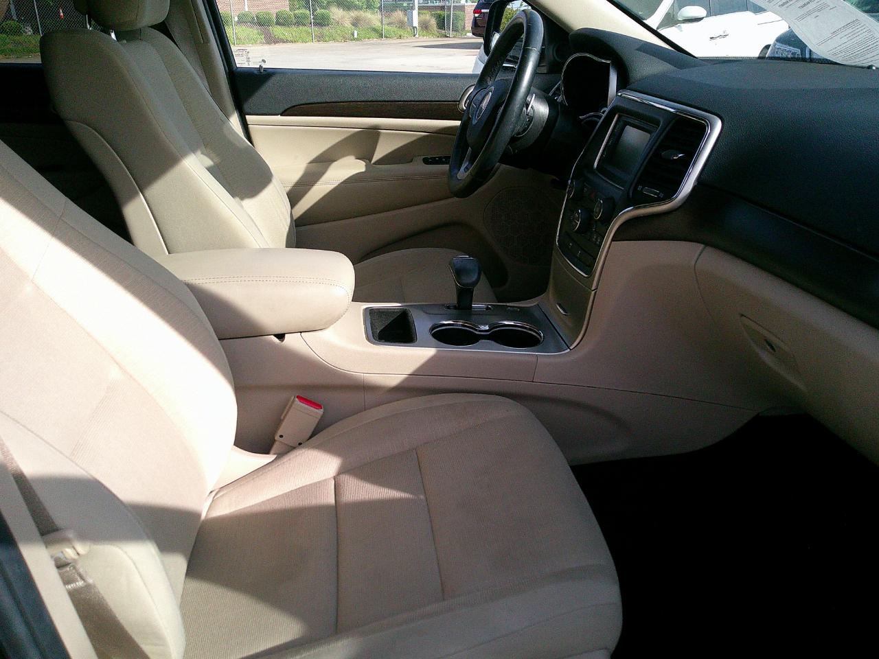 Jeep Grand Cherokee RWD 4dr Laredo 2015