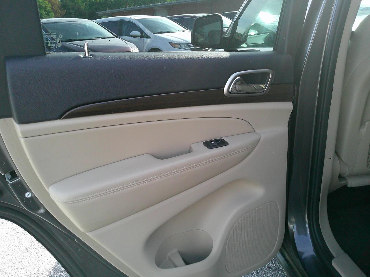 Jeep Grand Cherokee RWD 4dr Laredo 2015