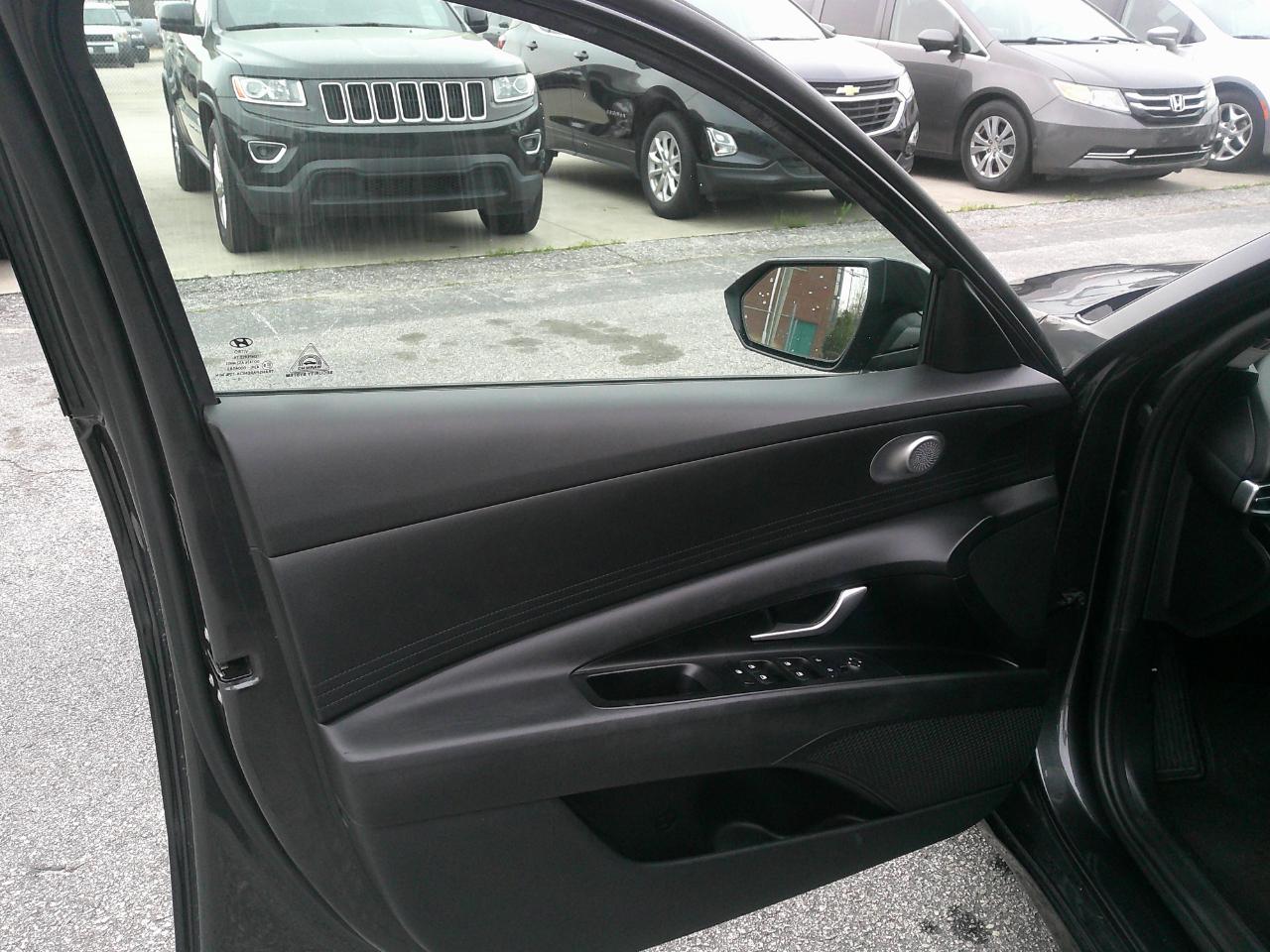 Hyundai Elantra SE IVT *Ltd Avail* 2021