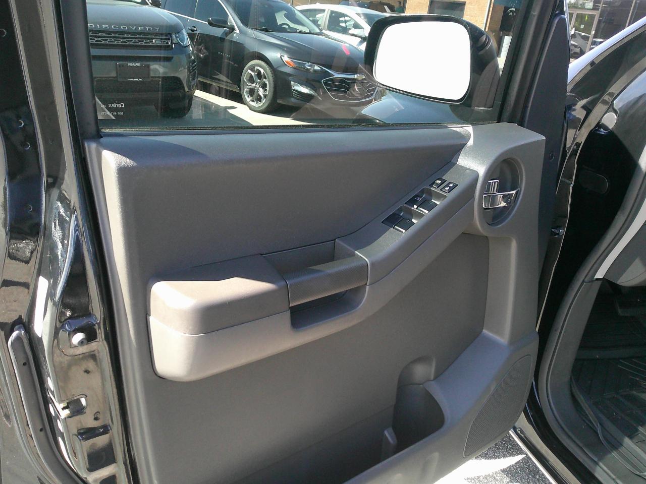 Nissan Xterra 4WD 4dr Auto Pro-4X 2012