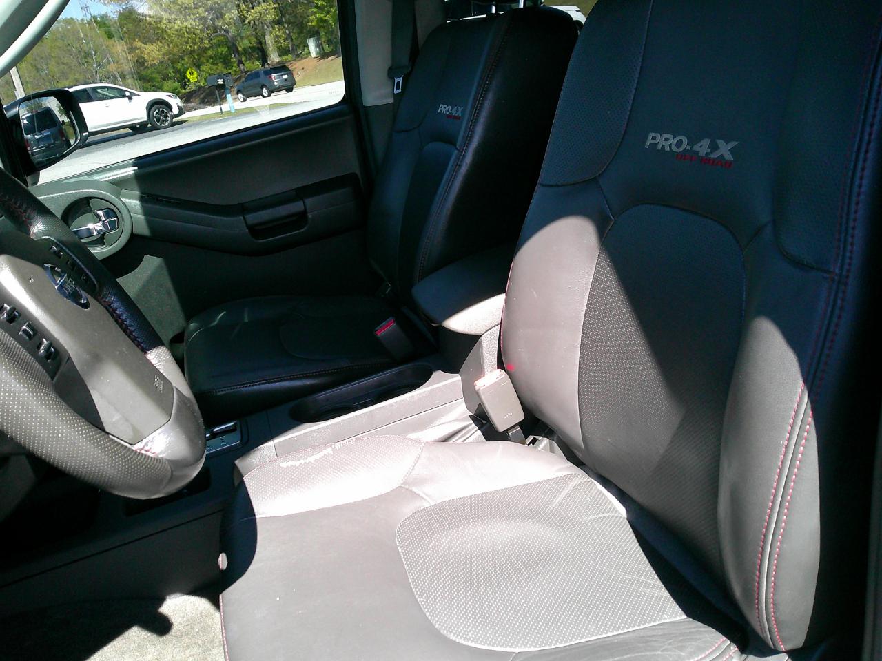 Nissan Xterra 4WD 4dr Auto Pro-4X 2012