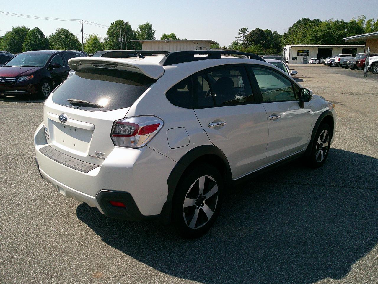 Subaru XV Crosstrek Hybrid 5dr 2.0i 2014