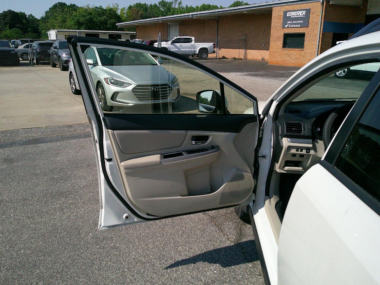 Subaru XV Crosstrek Hybrid 5dr 2.0i 2014