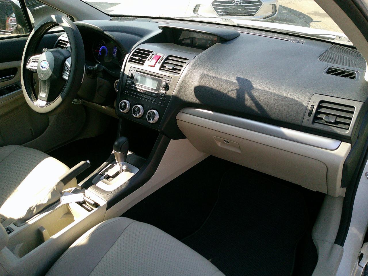 Subaru XV Crosstrek Hybrid 5dr 2.0i 2014