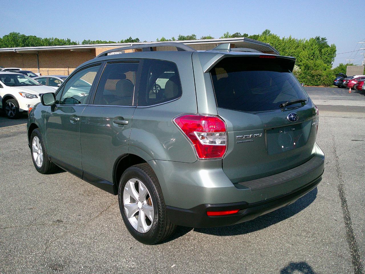 Subaru Forester 4dr CVT 2.5i Limited PZEV 2016