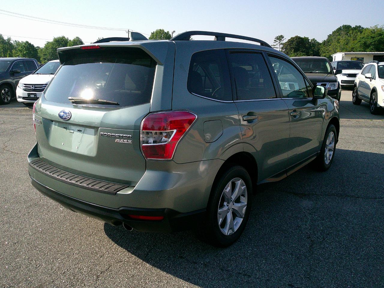 Subaru Forester 4dr CVT 2.5i Limited PZEV 2016