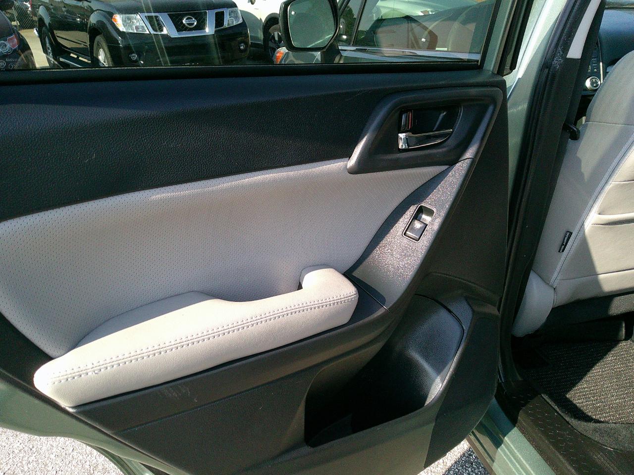 Subaru Forester 4dr CVT 2.5i Limited PZEV 2016