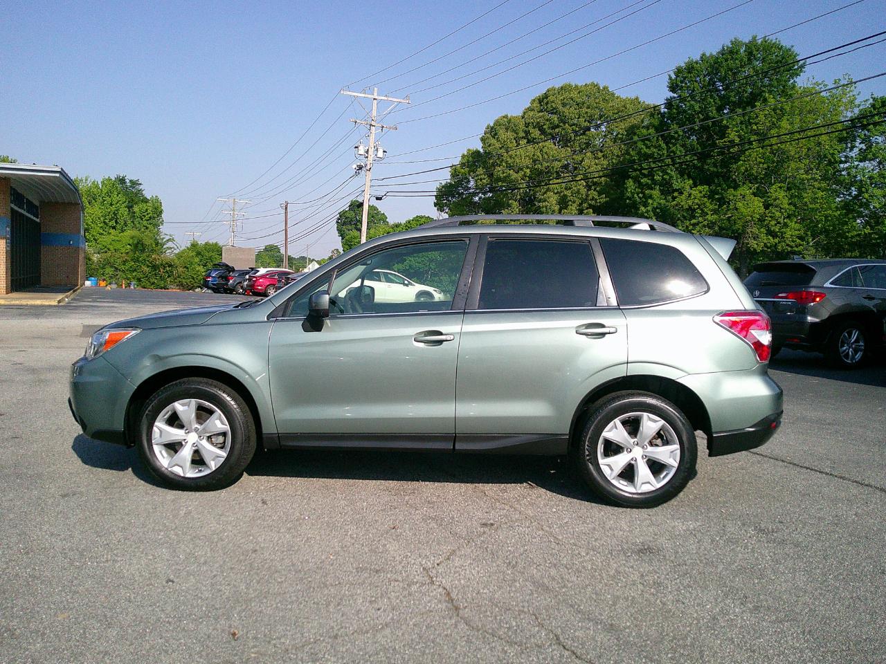 Subaru Forester 4dr CVT 2.5i Limited PZEV 2016