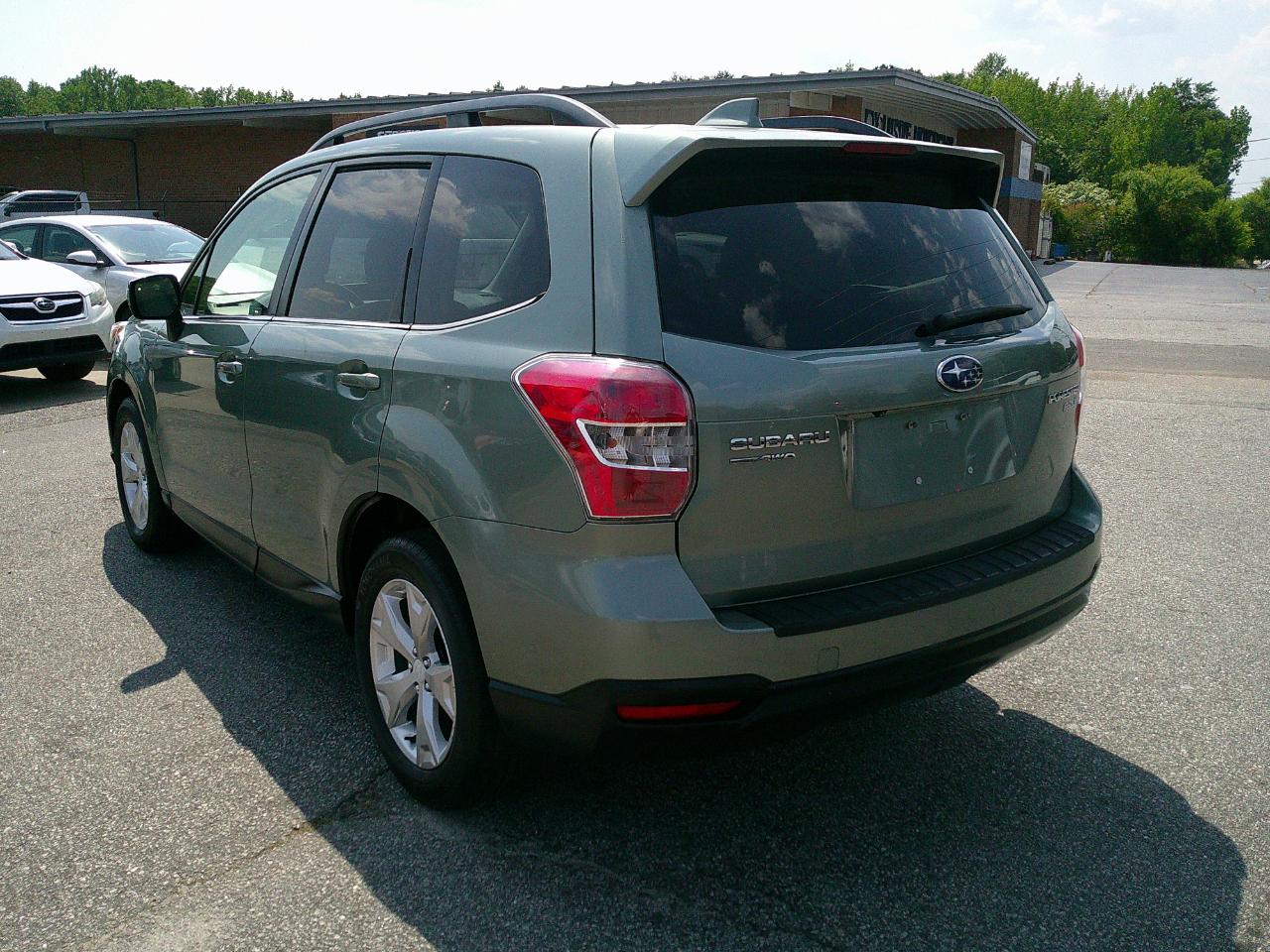 Subaru Forester 4dr CVT 2.5i Limited PZEV 2016