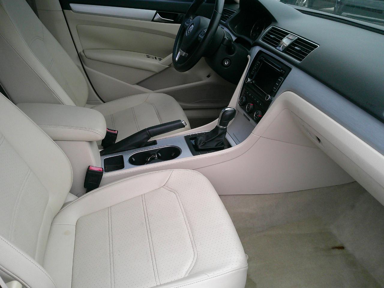 Volkswagen Passat 4dr Sdn 2.5L Auto SE 2013