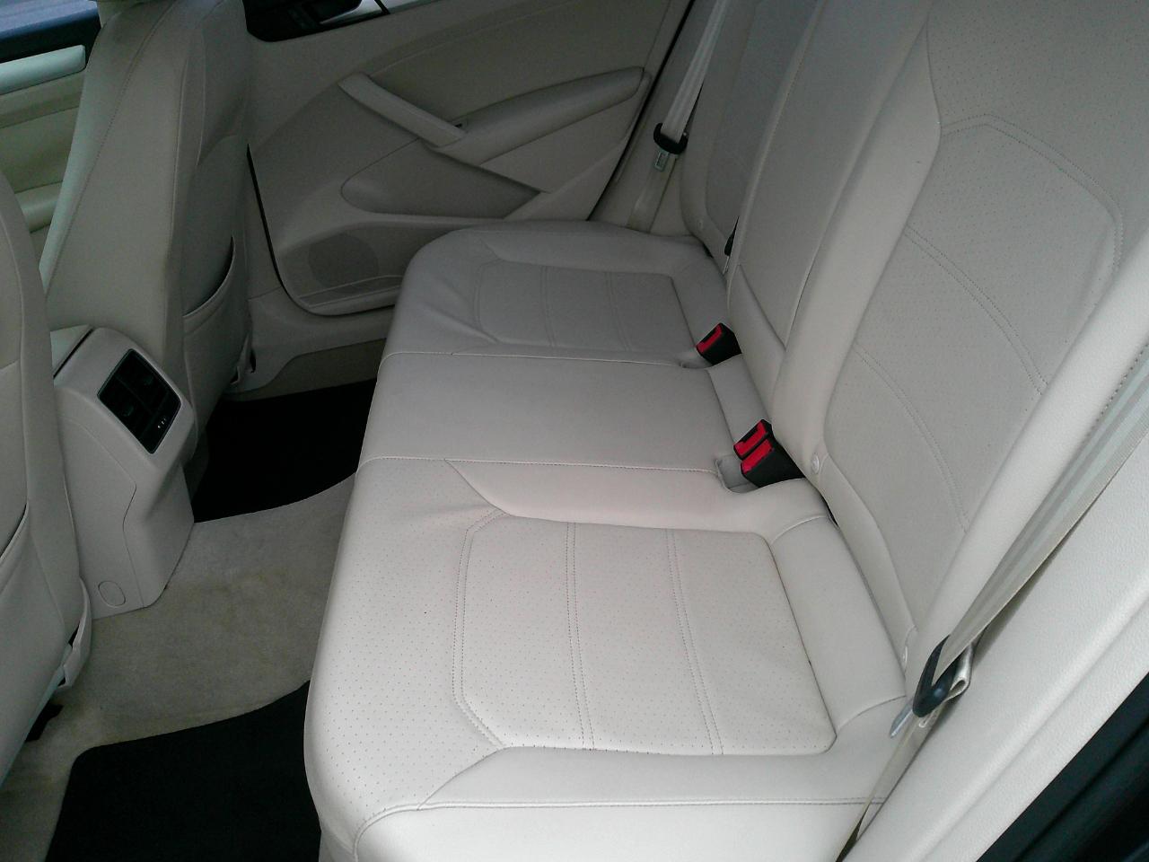 Volkswagen Passat 4dr Sdn 2.5L Auto SE 2013