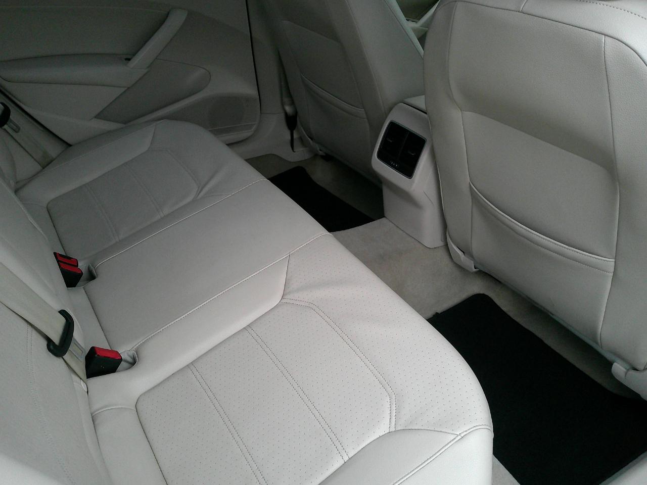 Volkswagen Passat 4dr Sdn 2.5L Auto SE 2013