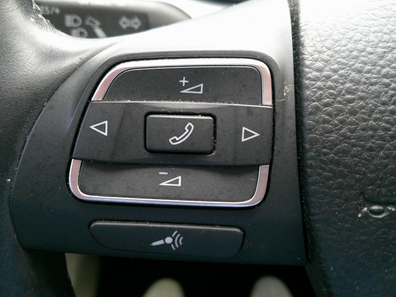 Volkswagen Passat 4dr Sdn 2.5L Auto SE 2013