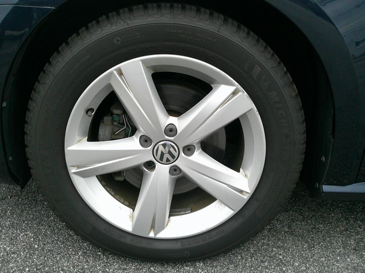 Volkswagen Passat 4dr Sdn 2.5L Auto SE 2013