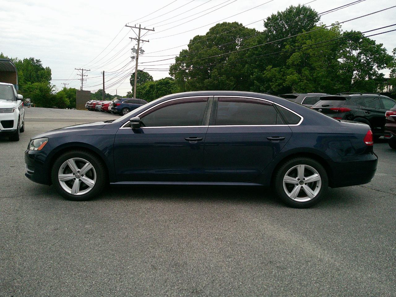 Volkswagen Passat 4dr Sdn 2.5L Auto SE 2013