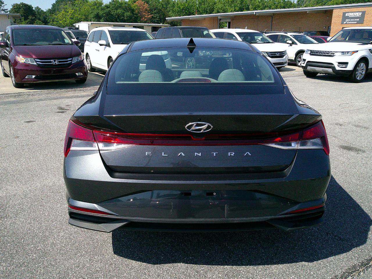 Hyundai Elantra SE IVT 2021