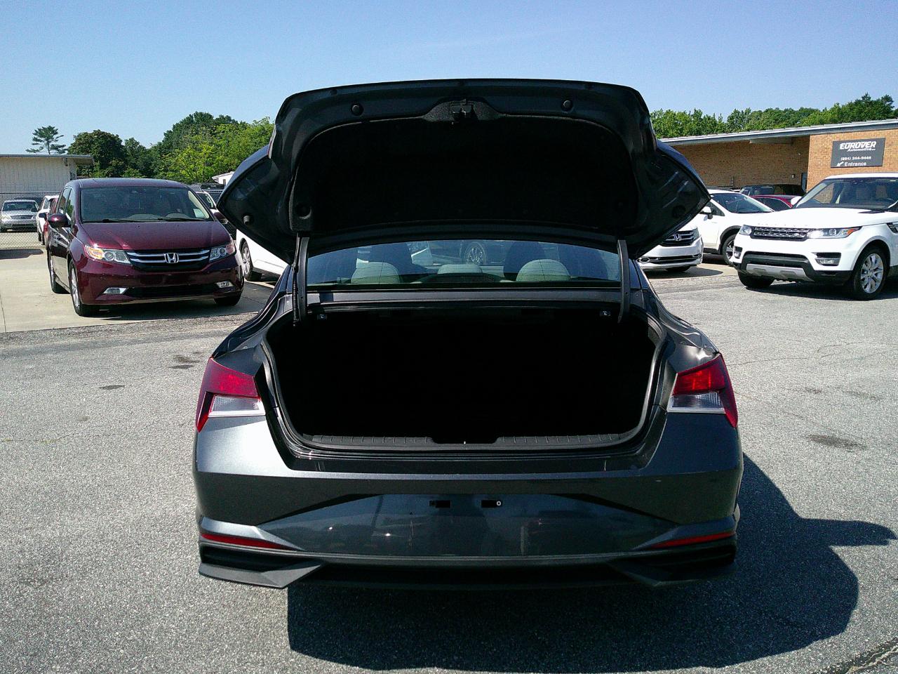Hyundai Elantra SE IVT 2021