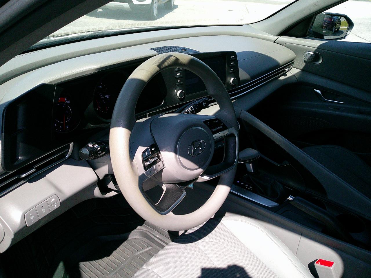 Hyundai Elantra SE IVT 2021