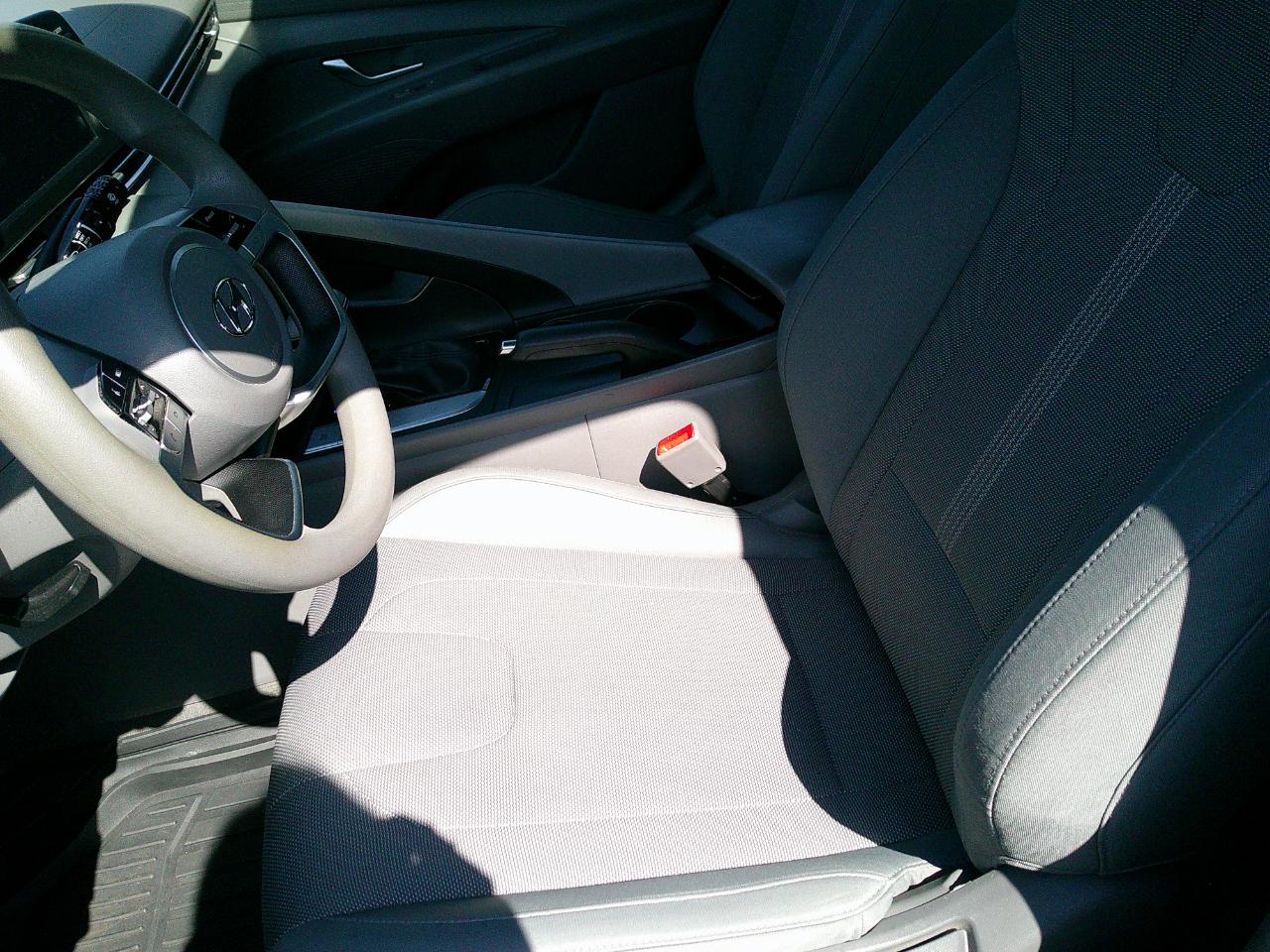 Hyundai Elantra SE IVT 2021