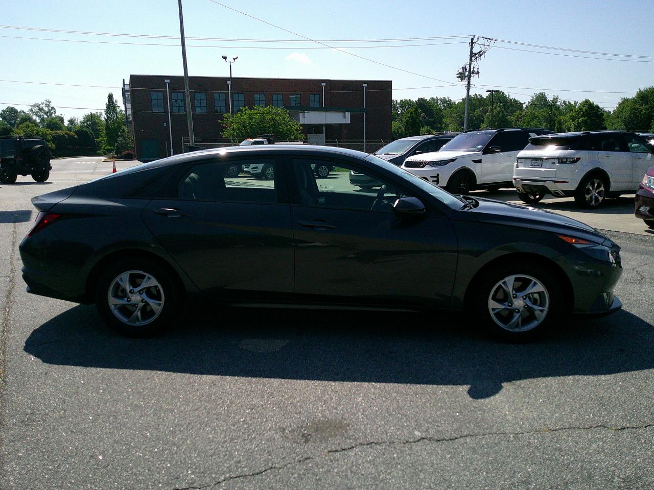 Hyundai Elantra SE IVT 2021