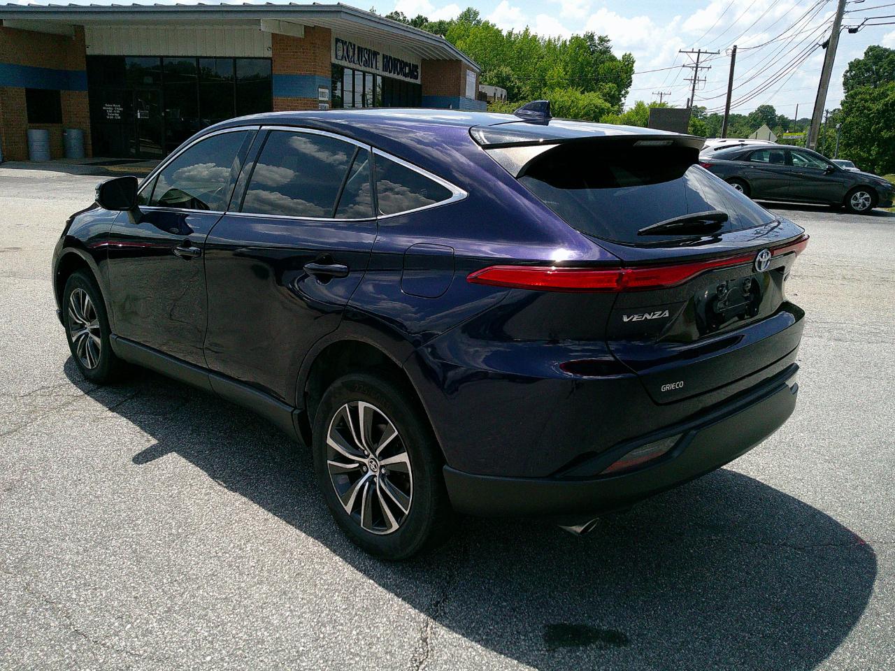 Toyota Venza LE AWD (Natl) 2021