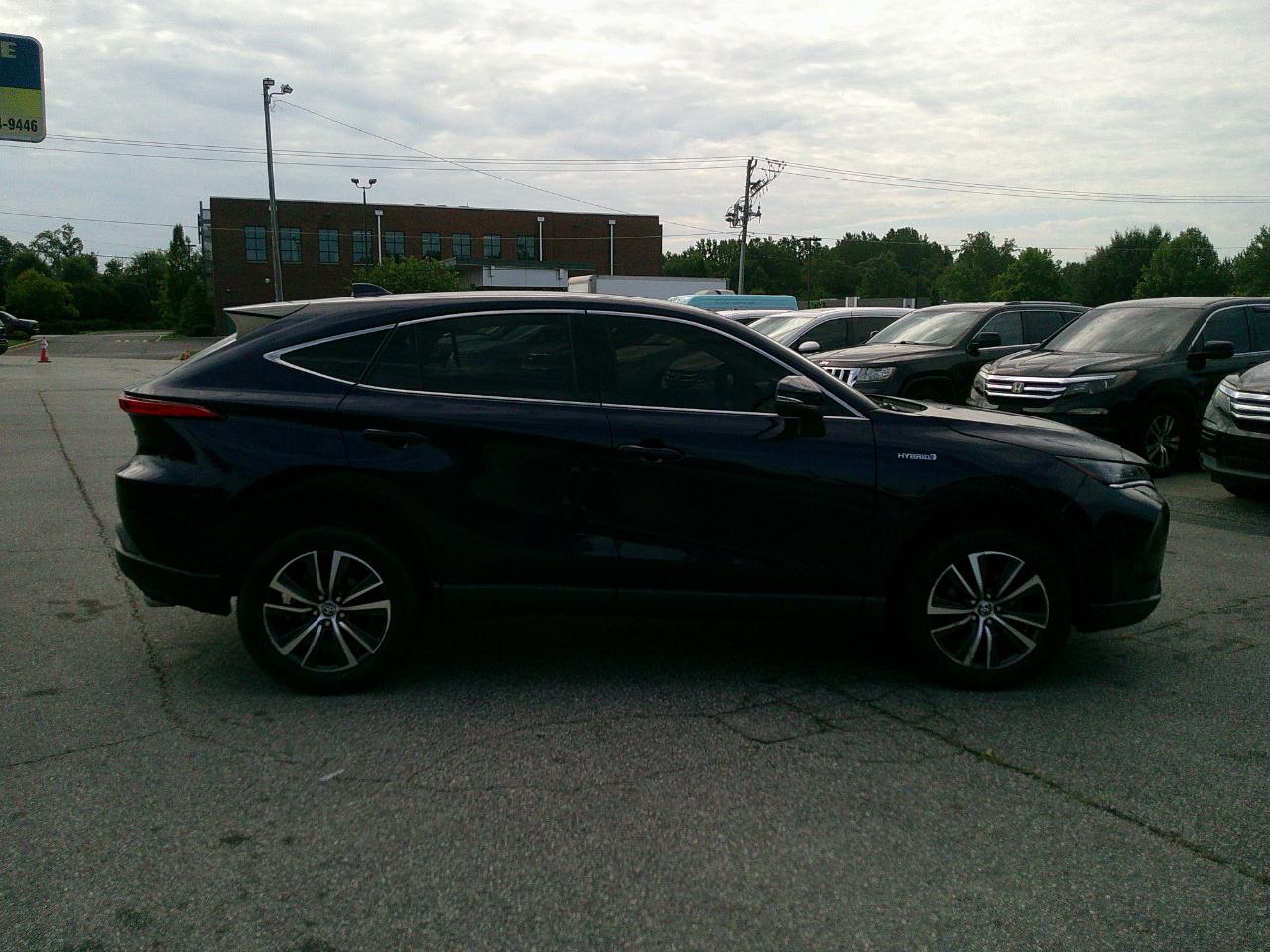 Toyota Venza LE AWD (Natl) 2021