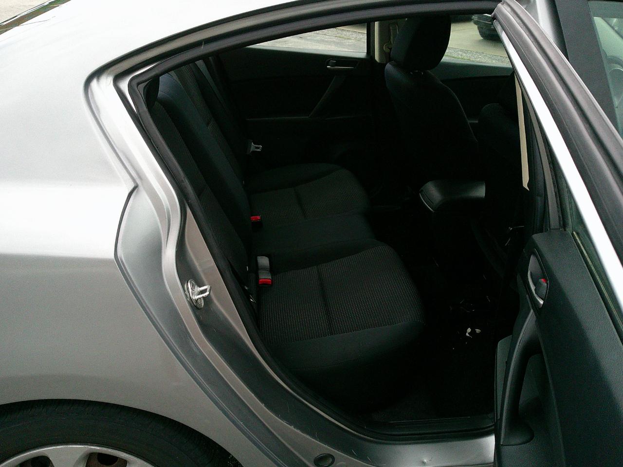 Mazda MAZDA3 4dr Sdn Auto i Sport 2012