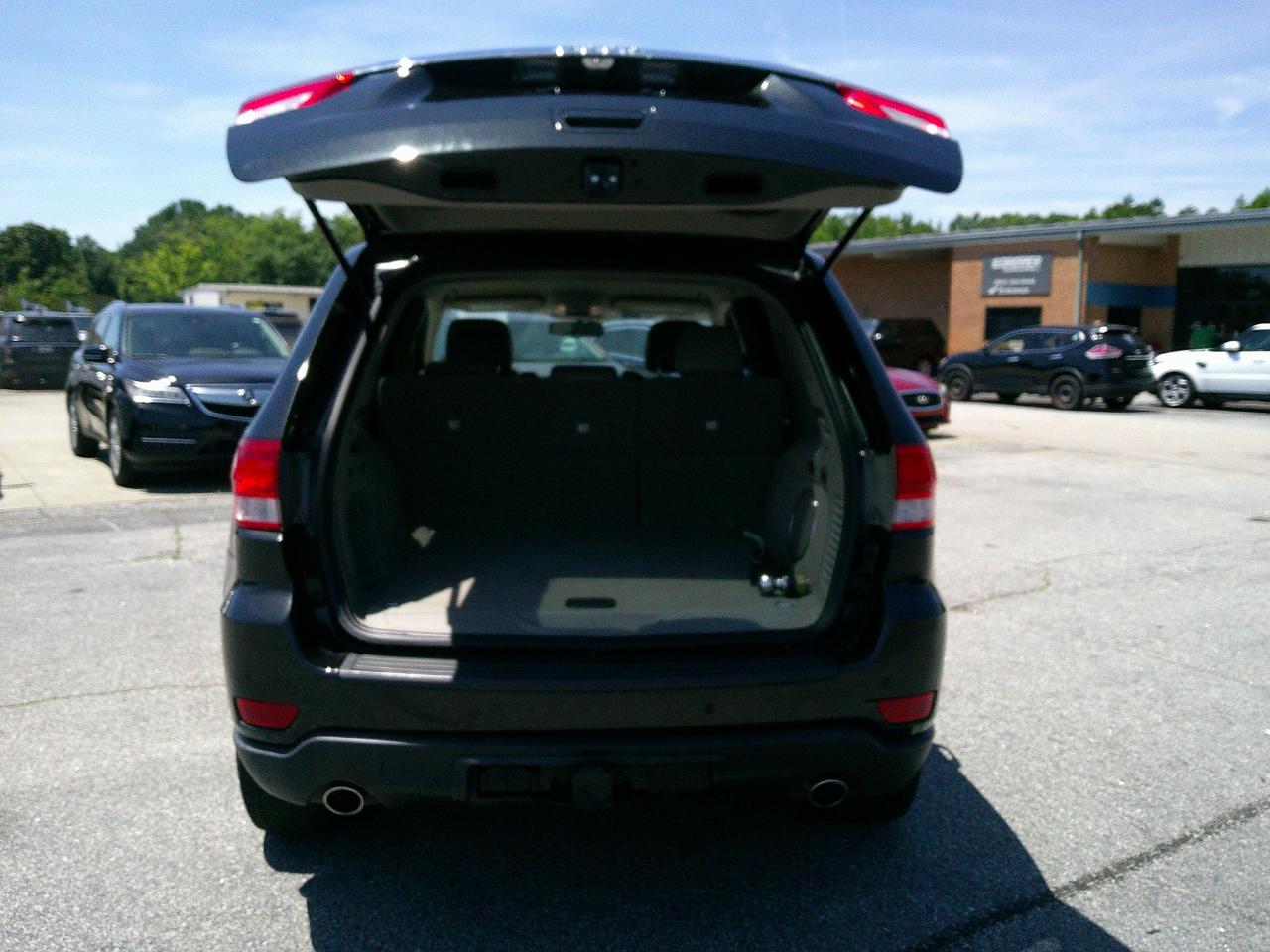 Jeep Grand Cherokee RWD 4dr Laredo 2012