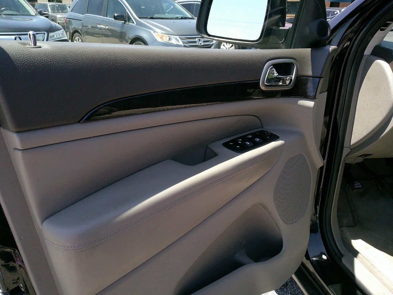 Jeep Grand Cherokee RWD 4dr Laredo 2012