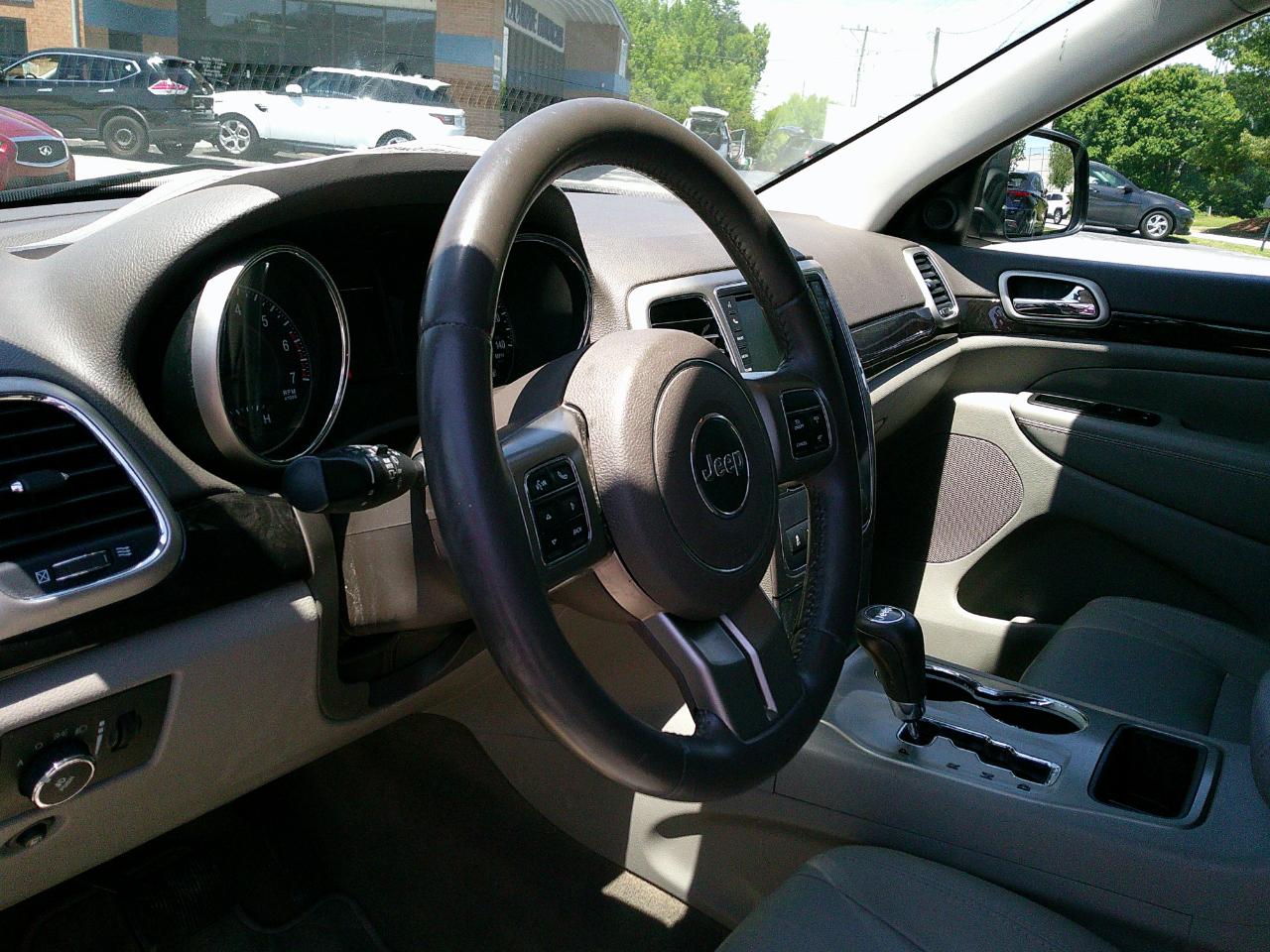 Jeep Grand Cherokee RWD 4dr Laredo 2012