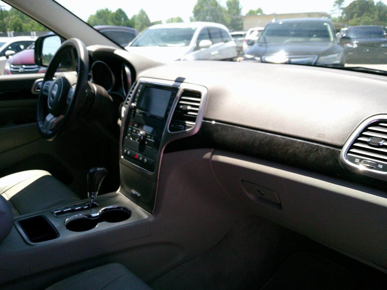 Jeep Grand Cherokee RWD 4dr Laredo 2012