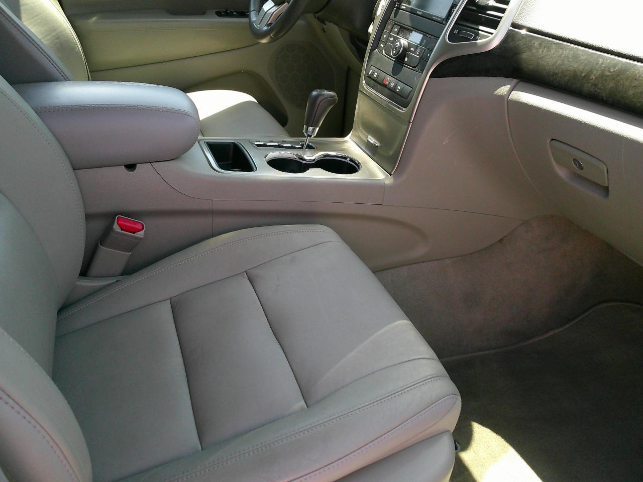 Jeep Grand Cherokee RWD 4dr Laredo 2012