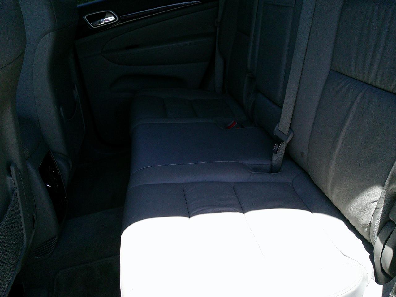 Jeep Grand Cherokee RWD 4dr Laredo 2012