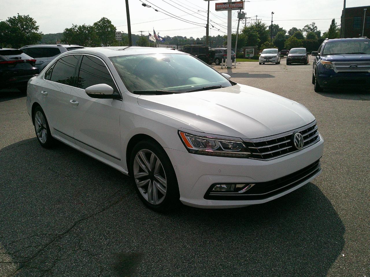 2017 Volkswagen Passat 1.8T SEL Premium Auto