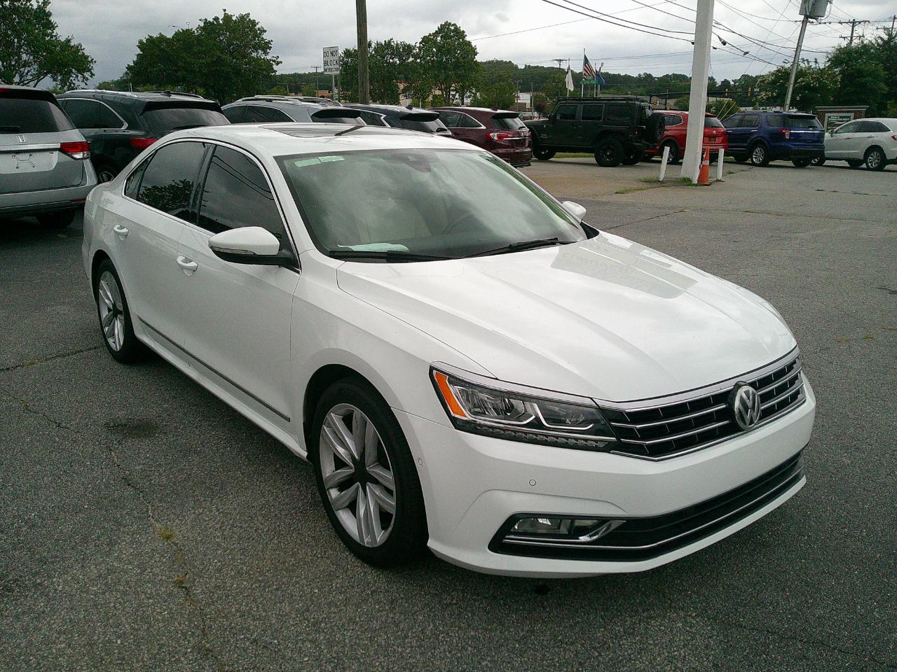 2017 Volkswagen Passat 1.8T SEL Premium Auto
