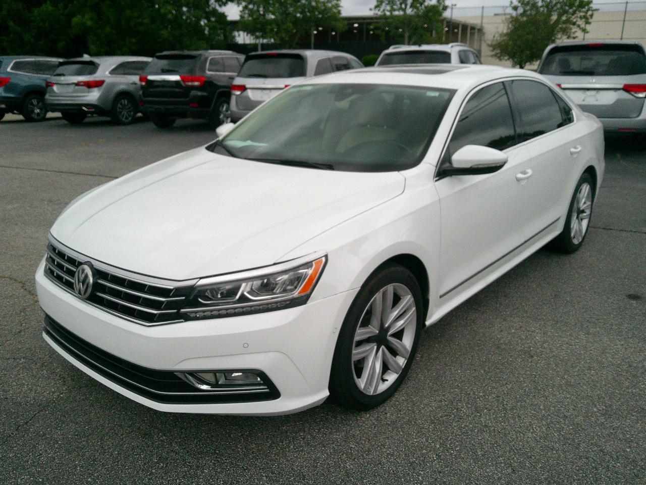 Volkswagen Passat 1.8T SEL Premium Auto 2017