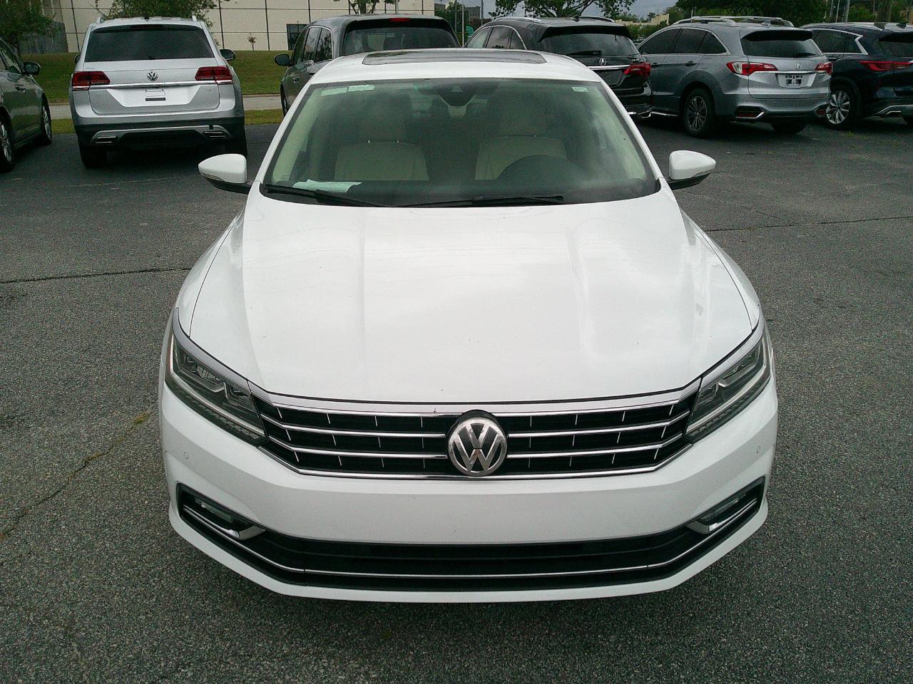 Volkswagen Passat 1.8T SEL Premium Auto 2017