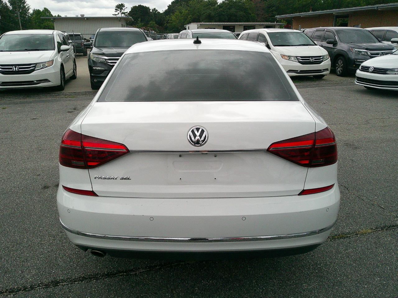 Volkswagen Passat 1.8T SEL Premium Auto 2017