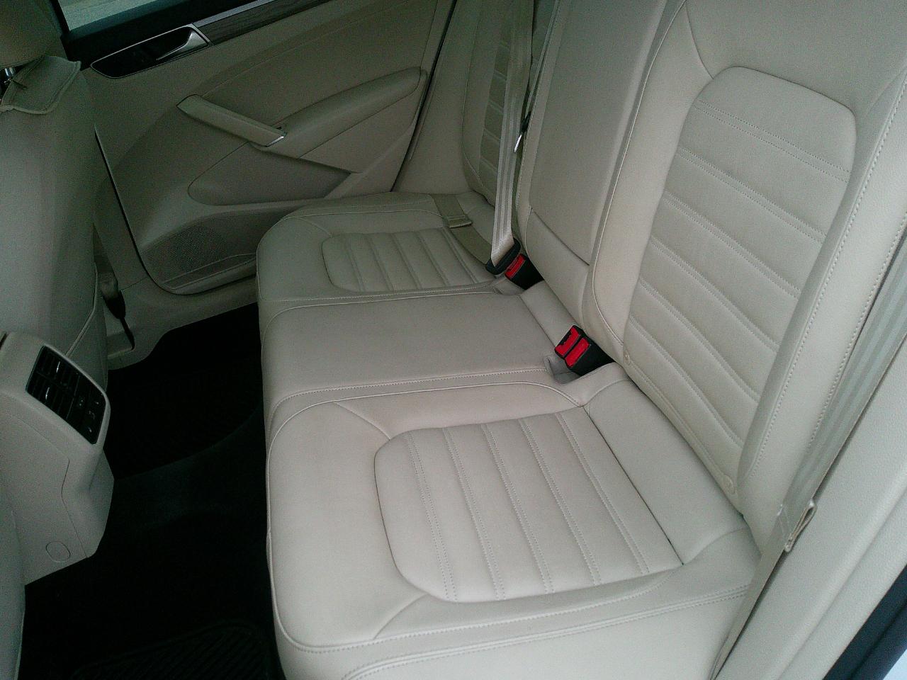 Volkswagen Passat 1.8T SEL Premium Auto 2017